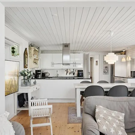Stig - 1-1km From The Sea By Interhome Nyaraló